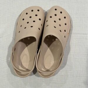 Beige/Tan Slip-On Clogs • Water Shoes • Easy On Shoes • Men’s Size 9